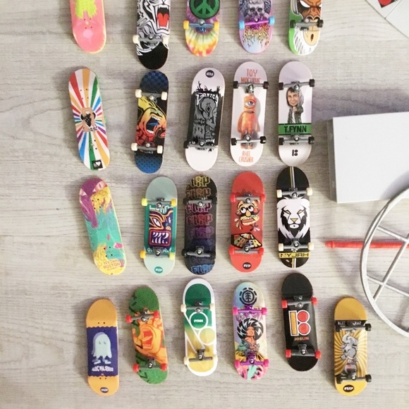 Huge Tech Deck Lot 31 SkateBoards Rails And More - Picture 3 of 11